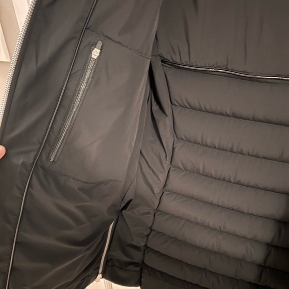 Moose Knuckles Jacket Women’s Size L - Picture 4 of 10